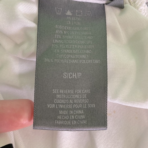 Black & White Stripped Vince Camuto 2 Piece Bathing Suit w/ Adjustable Strap - Picture 10 of 10